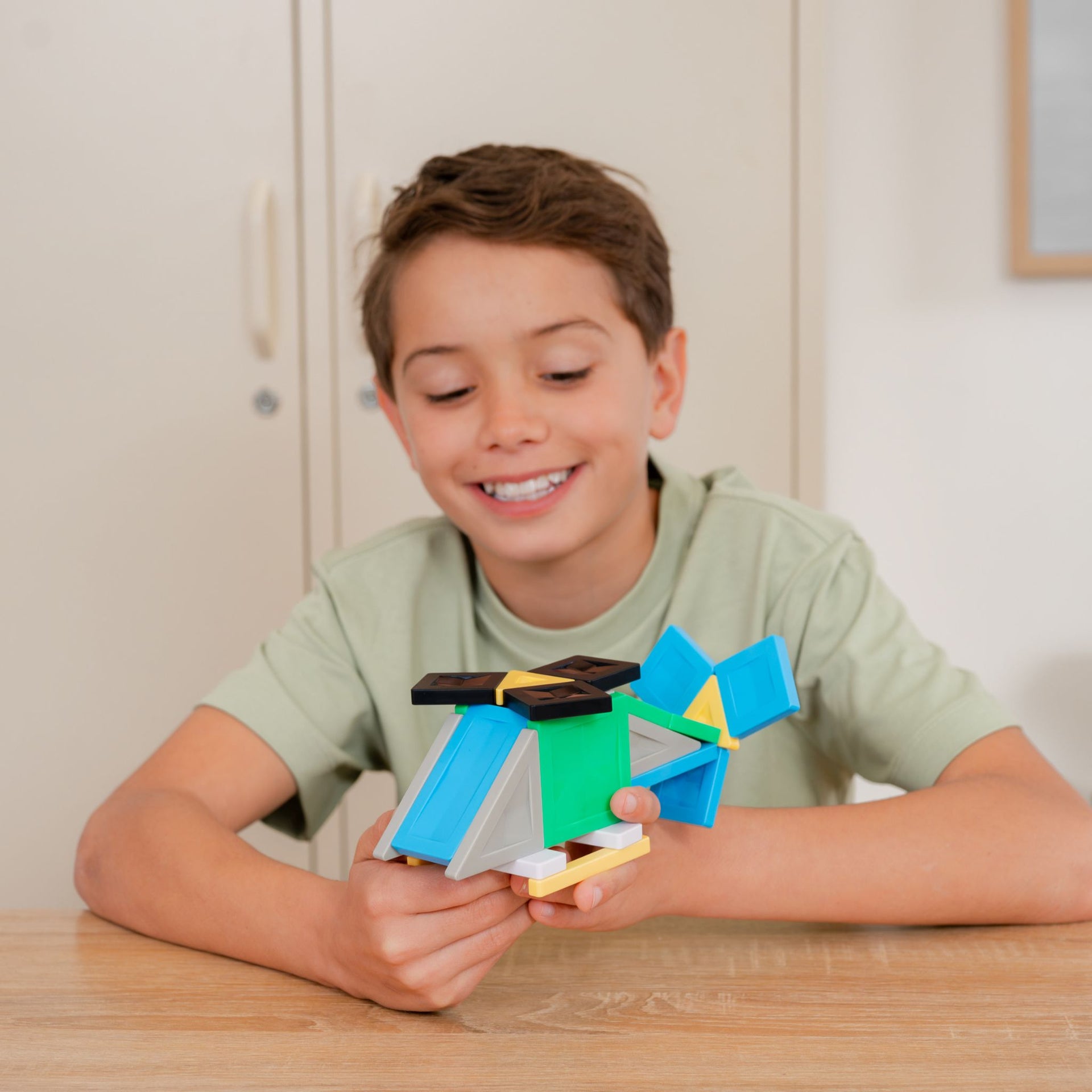 CONNETIX Magnetic Tiles 30 Piece Pro Build-It Vehicles Set