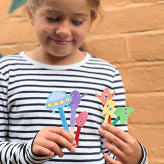 Cotton Twist Make Your Own Monster Space Puppets