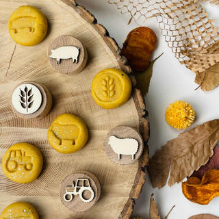 Curiosity Corner Farmyard Oak Stamps