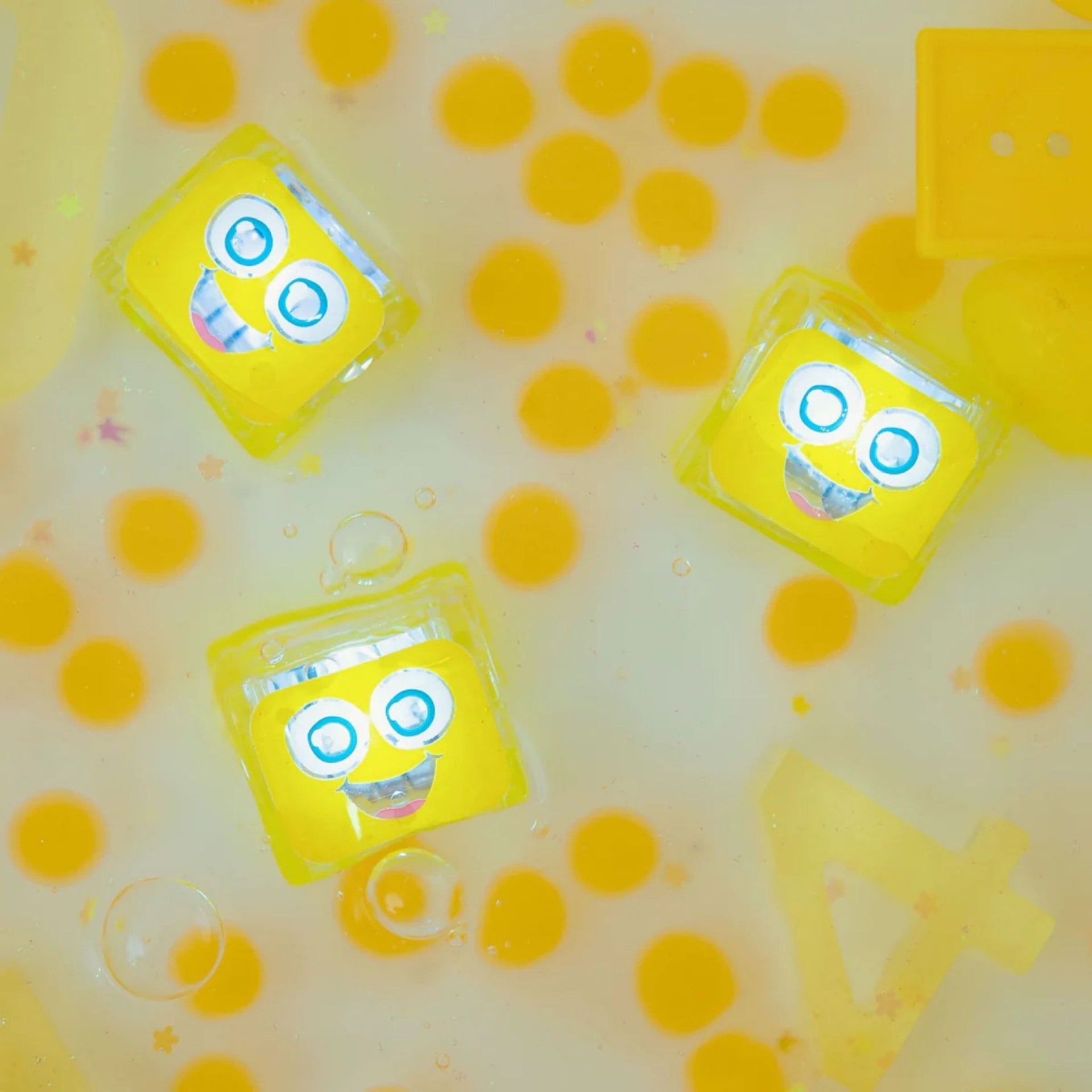 Glo Pals Light Up Cubes