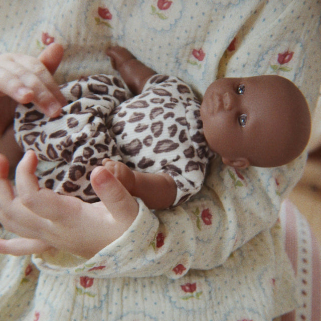 Konges Sløjd Mini Doll Leo - 21cm