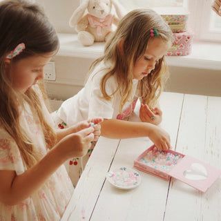 Konges Sløjd Box of Pearls Jewellery Kit