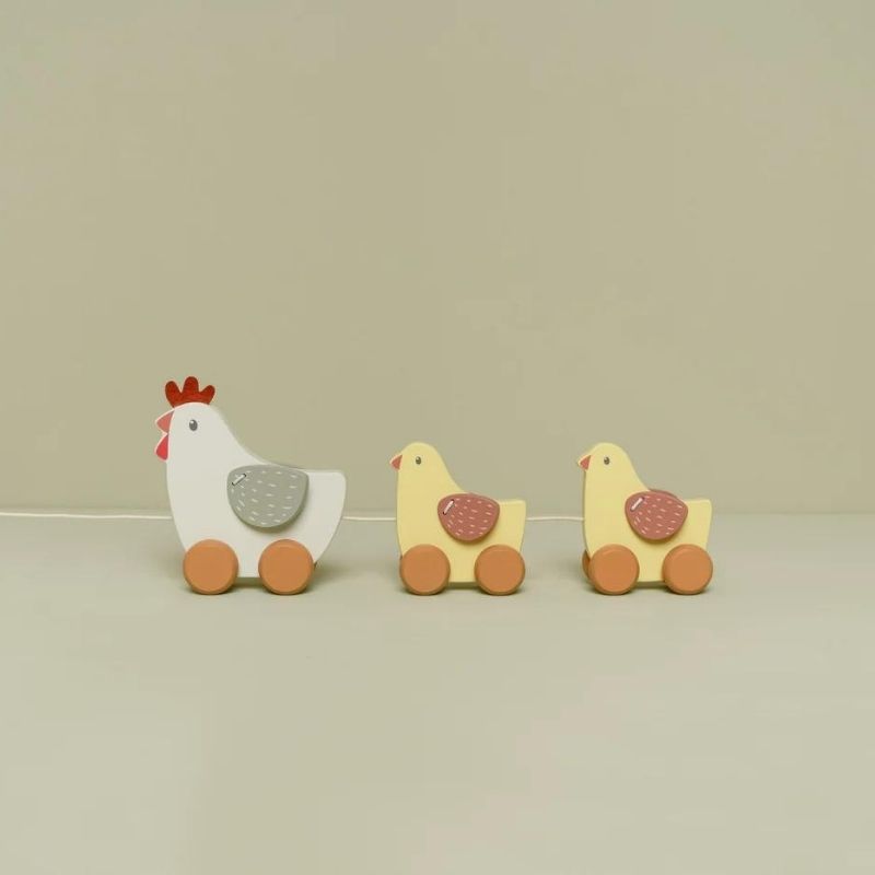 Little Dutch Pull Along Chickens