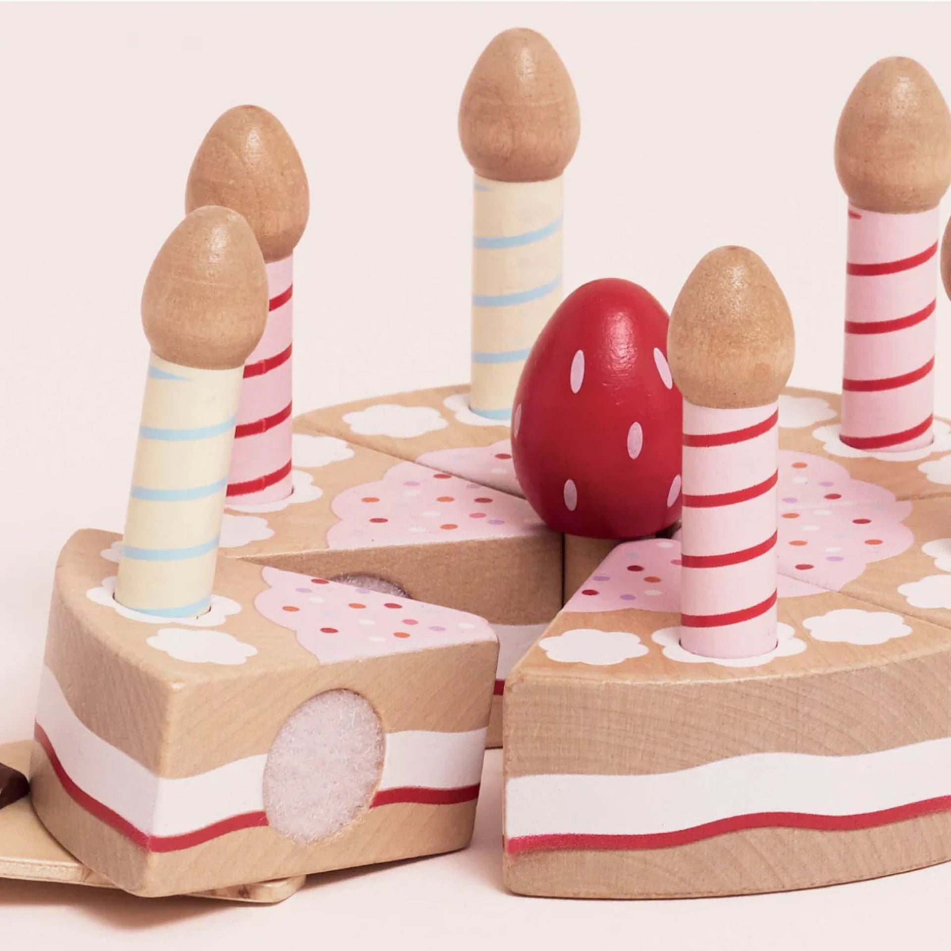 Le Toy Van Sliceable Birthday Cake & Candles
