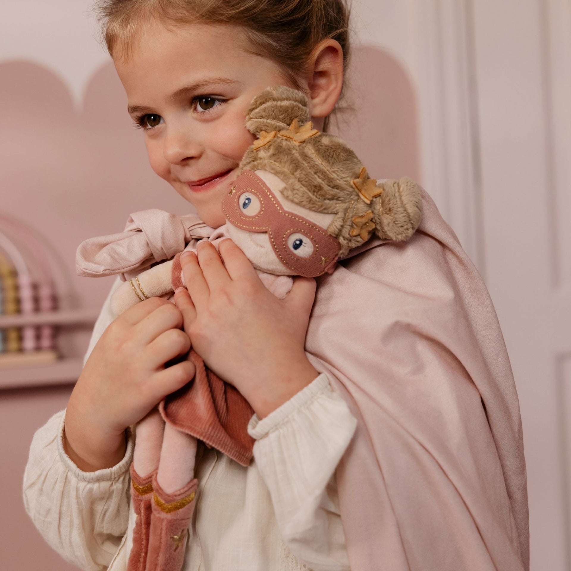 Little Dutch Cuddle Doll Superhero Rosa - 35cm