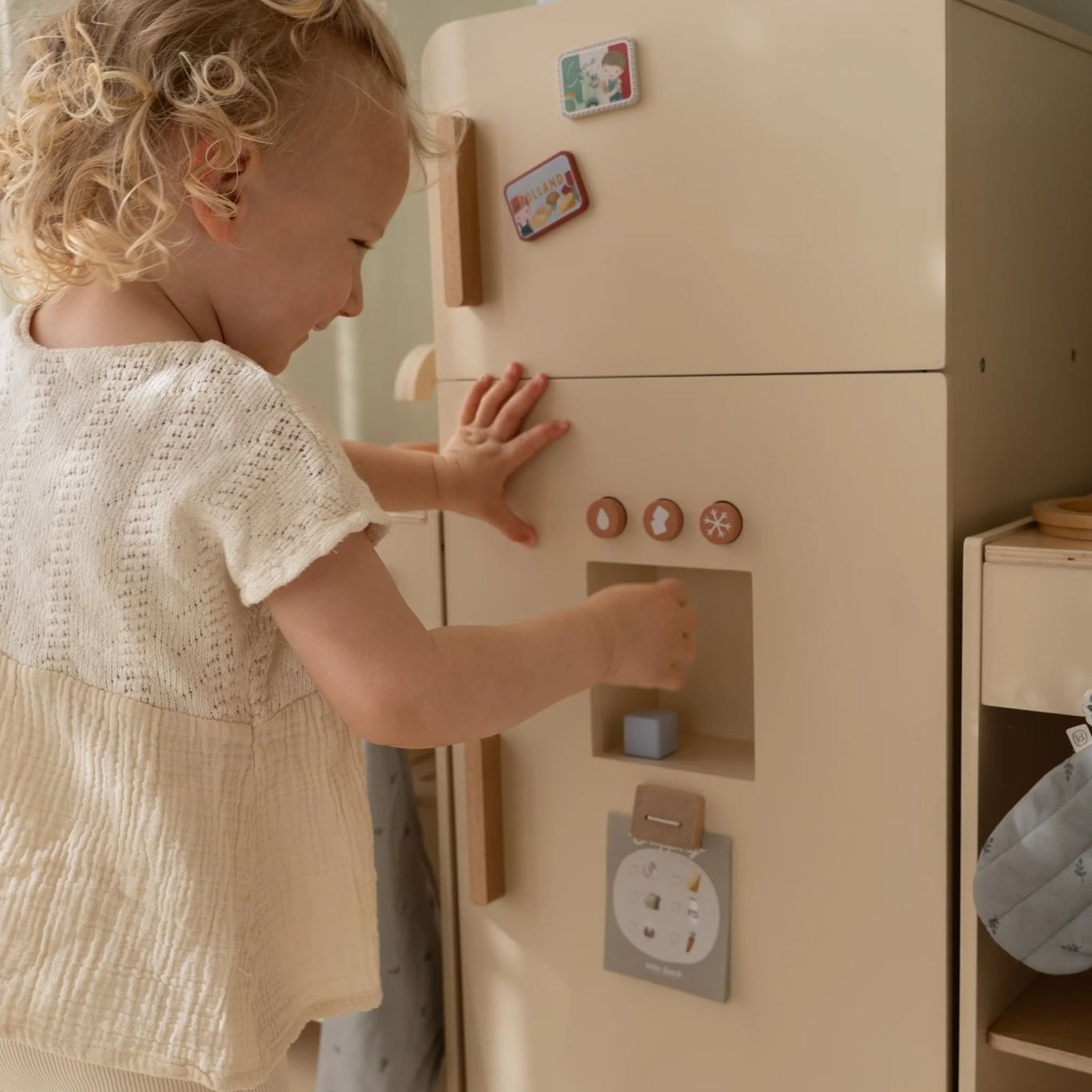 Little Dutch Wooden Fridge