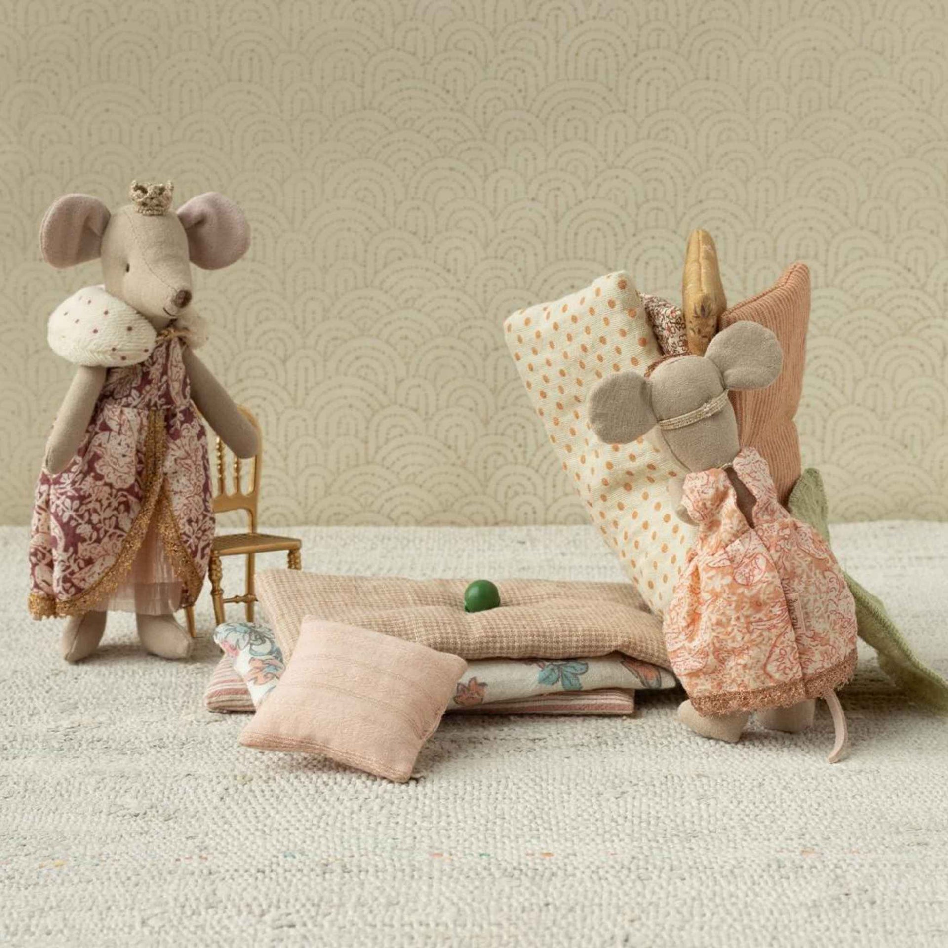 Maileg Big Sister Princess and the Pea Mouse