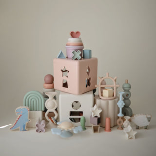 Mushie Shape Sorting Box - Petal