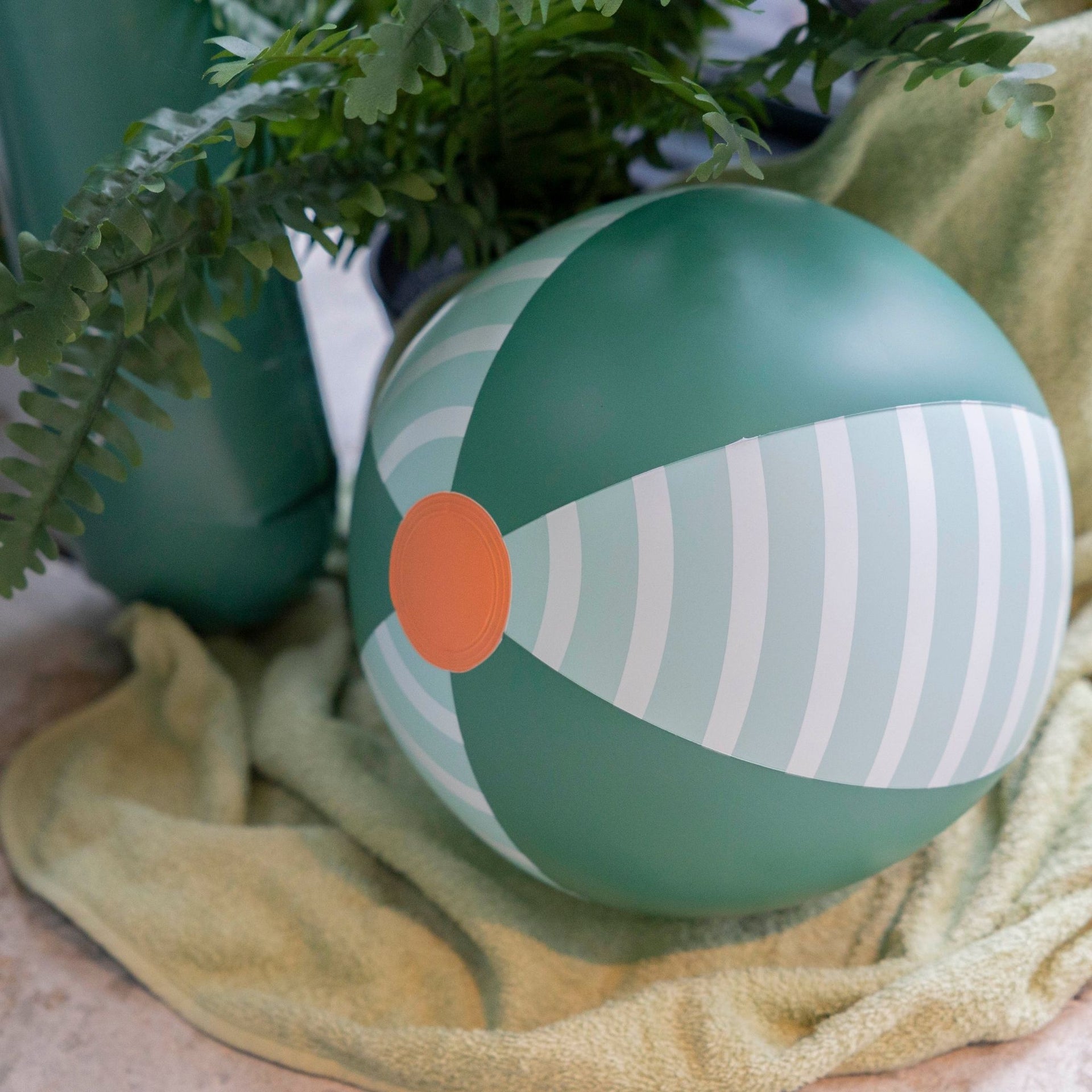 Quut Beach Ball - Garden Green