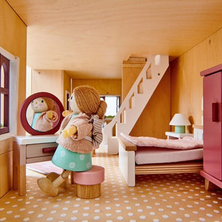 Tender Leaf Mrs Goodwood And The Baby