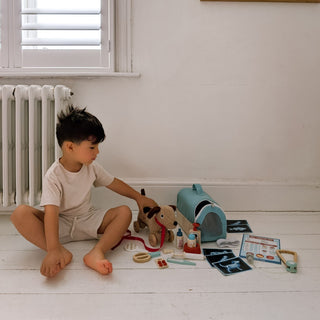 Tender Leaf Animal Rescue Vet Case