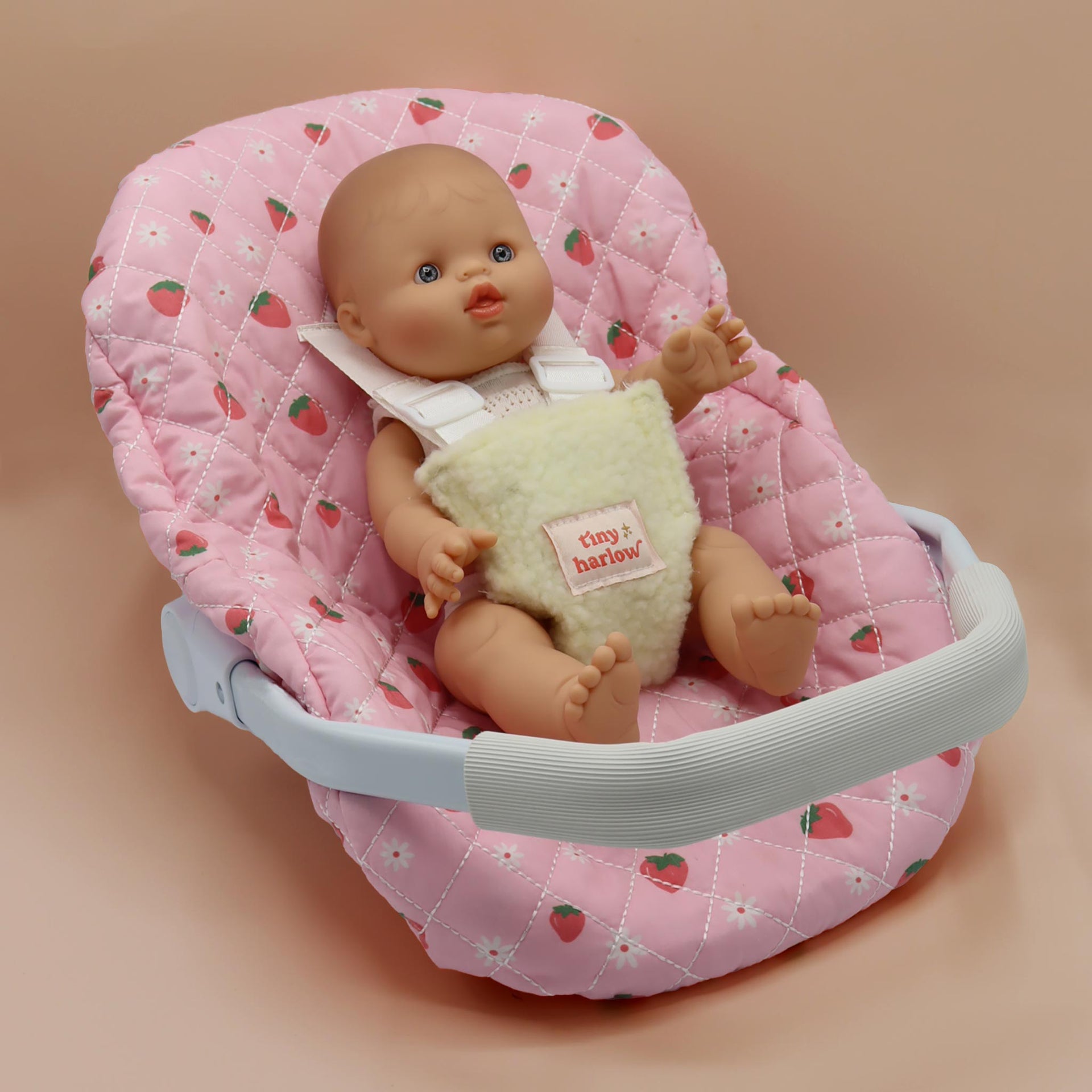Tiny Harlow Car Seat - Strawberry Picnic
