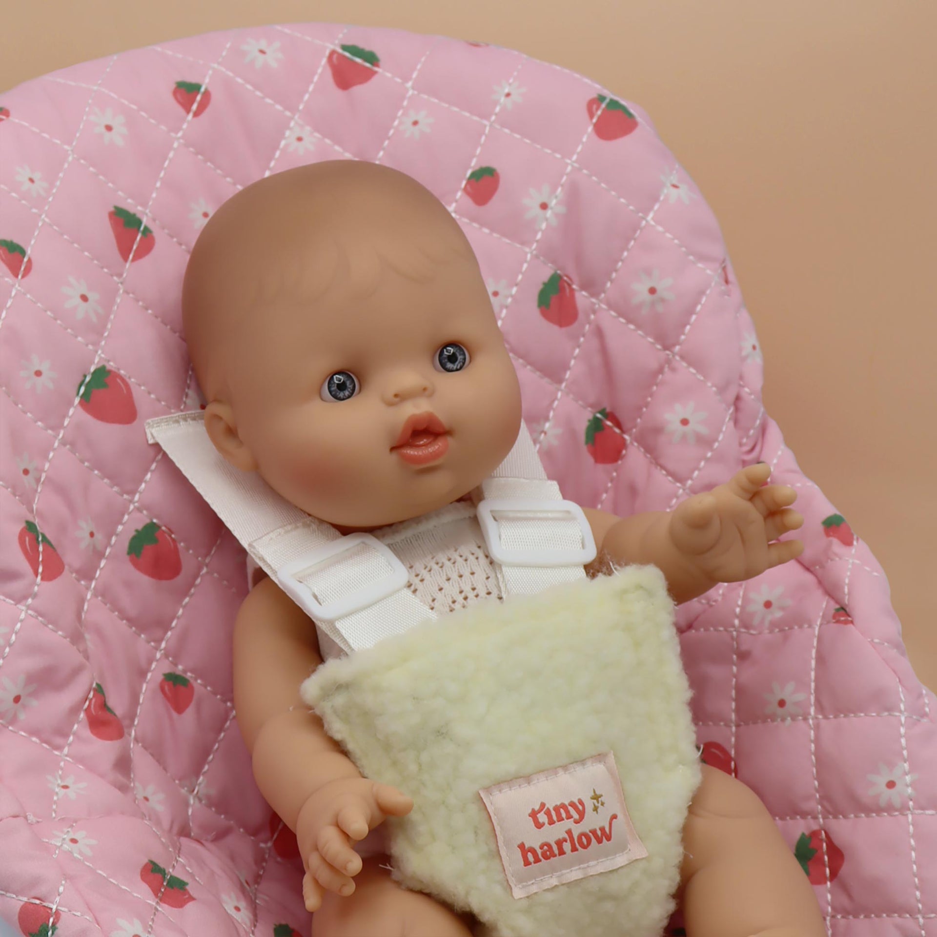 Tiny Harlow Car Seat - Strawberry Picnic