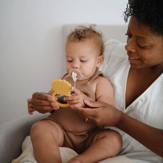 Mushie Teether - Lion Soft Yellow