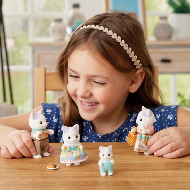 Sylvanian Families Latte Cat Family