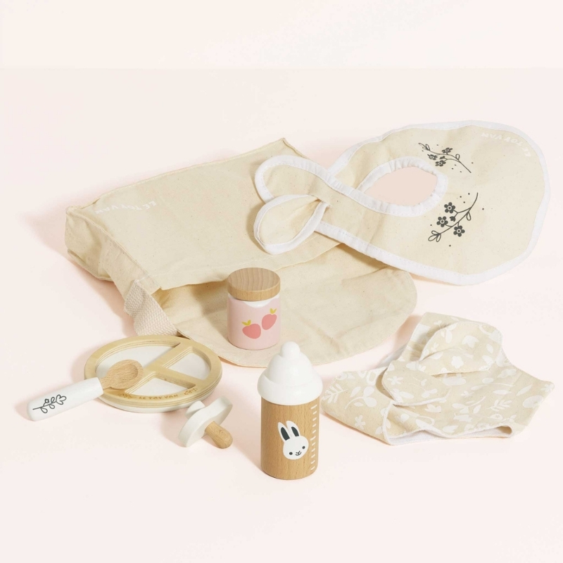 Le Toy Van Doll Nursing Set