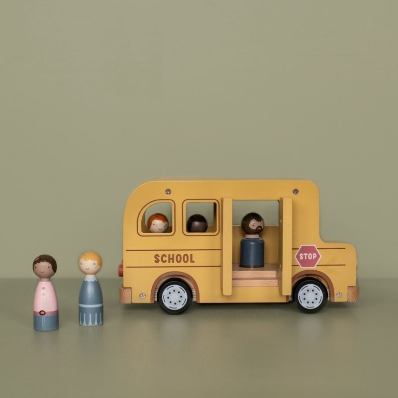 Little Dutch School Bus with Figures