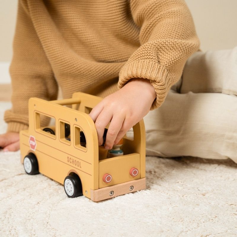 Little Dutch School Bus with Figures